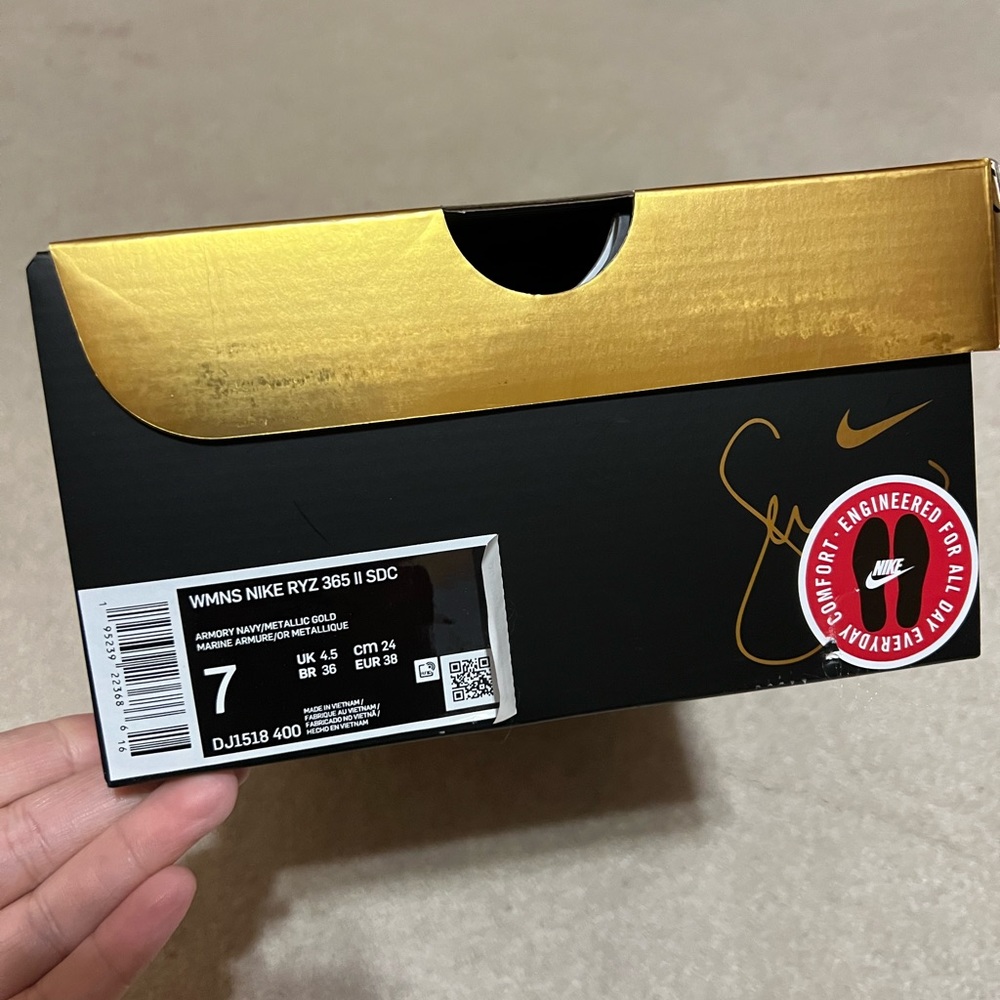 Women Nike gym shoes